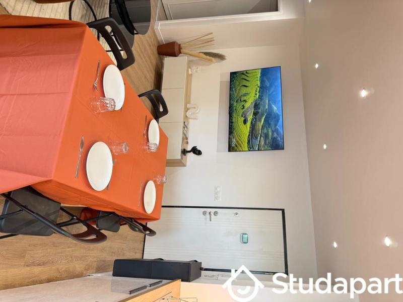 Chambre - 9 m² - 1 pièce