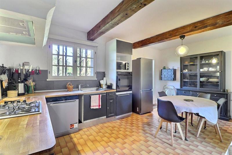 Maison - 230 m² - 14 pièces