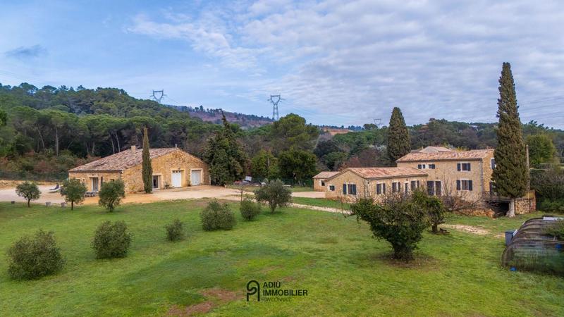 Propriété - 300 m² - 9 pièces