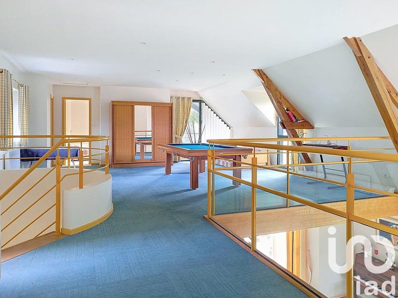 Maison - 227 m² - 8 pièces
