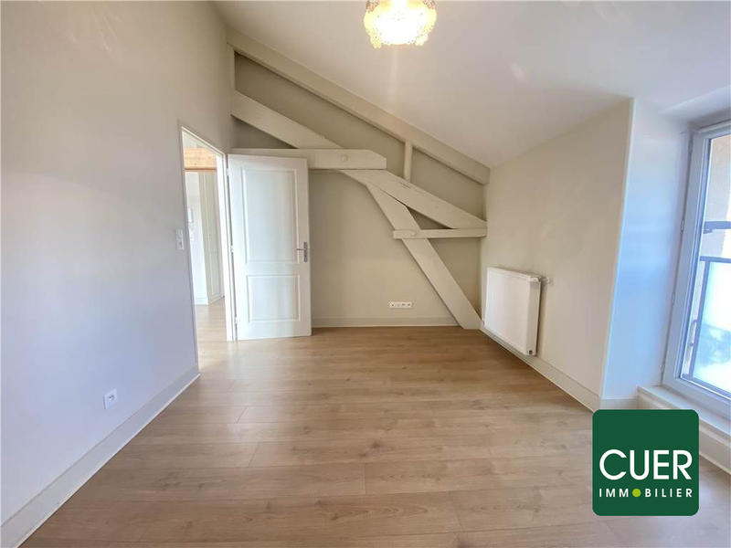 Appartement - 94 m² - 5 pièces
