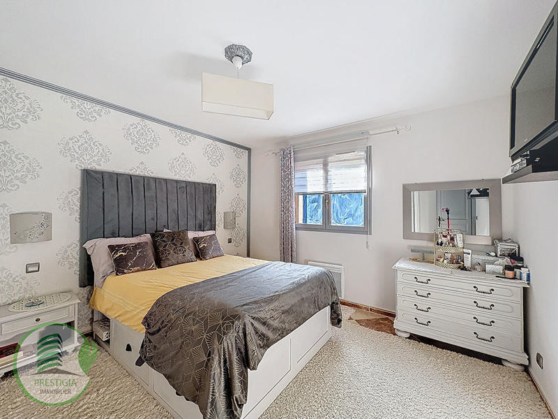 Maison - 224 m² - 9 pièces