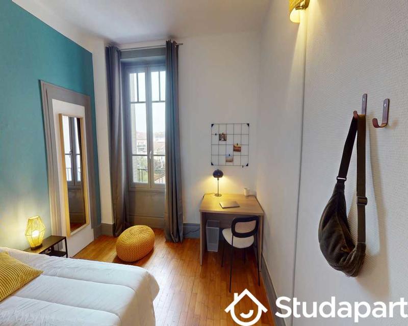 Chambre - 120 m² - 1 pièce