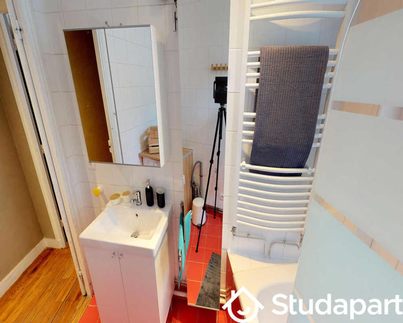 Chambre - 130 m² - 1 pièce