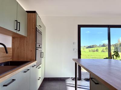 Maison - 99 m² - 4 pièces