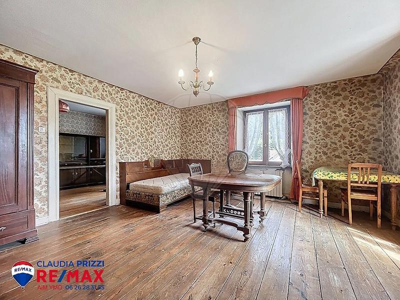 Maison - 255 m² - 9 pièces