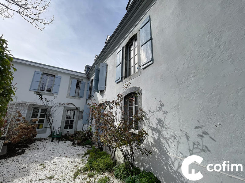 Maison ancienne - 165 m² - 7 pièces