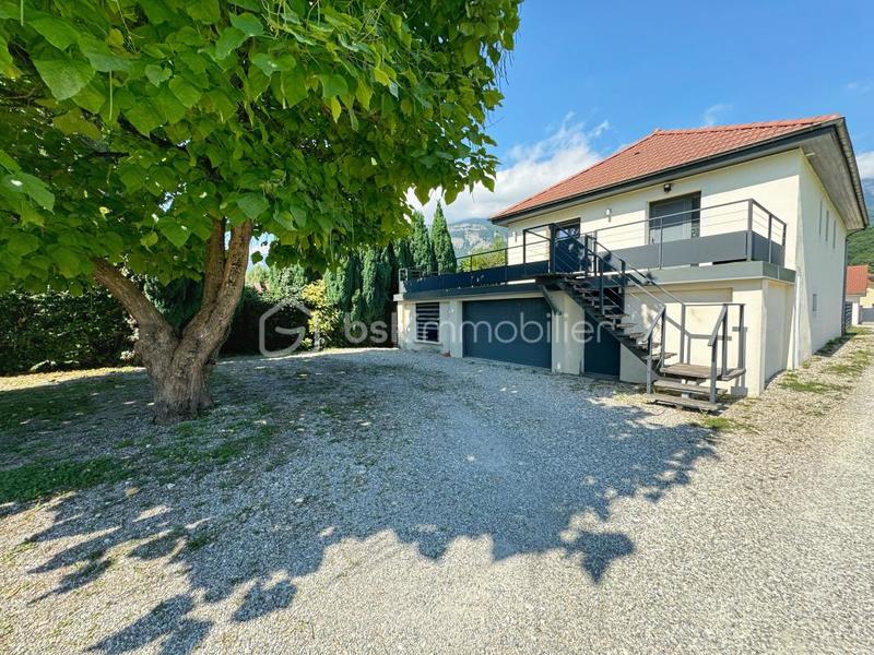 Maison - 200 m² - 4 pièces