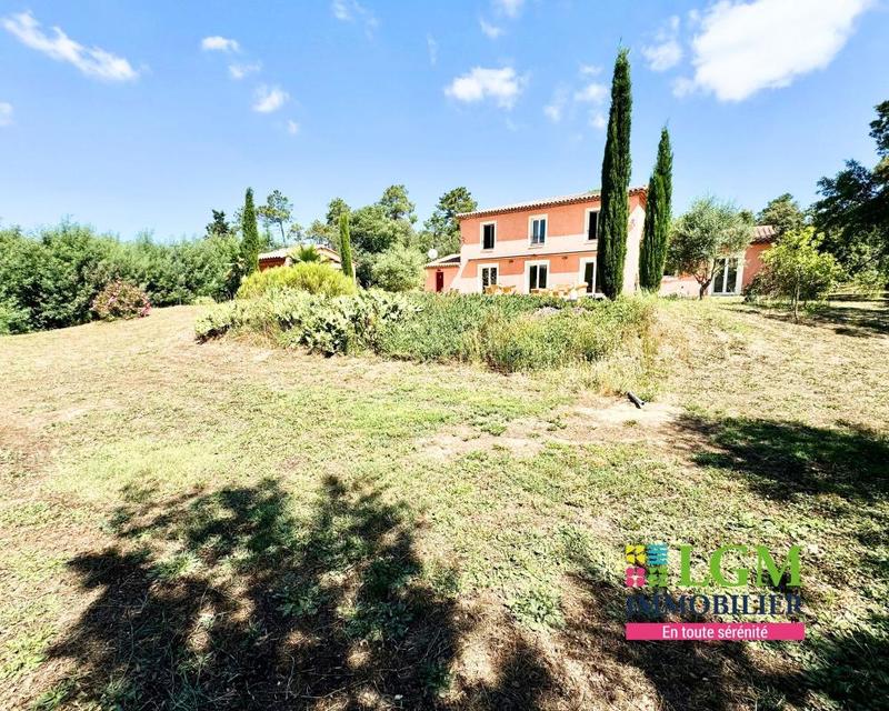 Villa - 206 m² - 6 pièces