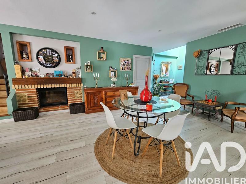 Maison - 255 m² - 9 pièces