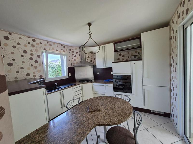 Maison - 180 m² - 7 pièces