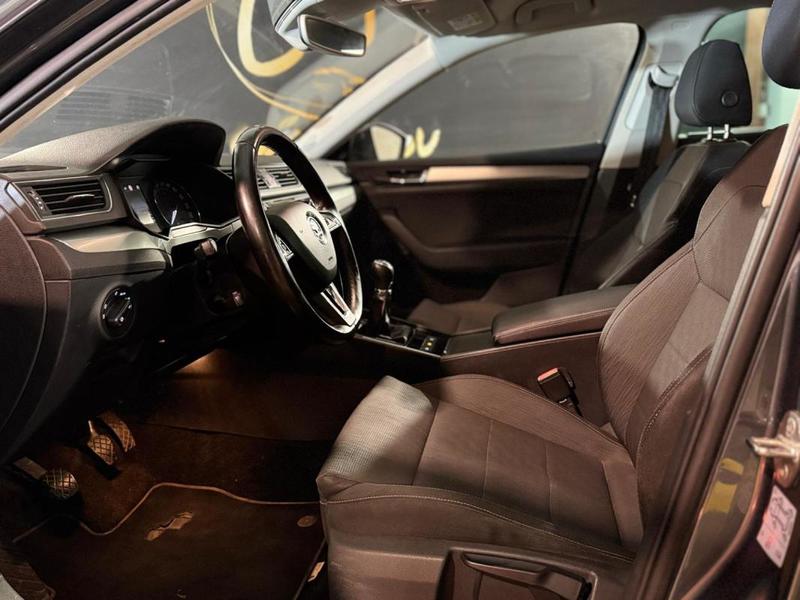 Skoda Superb III Combi 1.6 Tdi 16v 120 cv Apple CarPlay, Caméra de recul, Régulateur vitesse