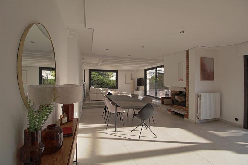 Maison d'architecte - 244 m² - 8 pièces