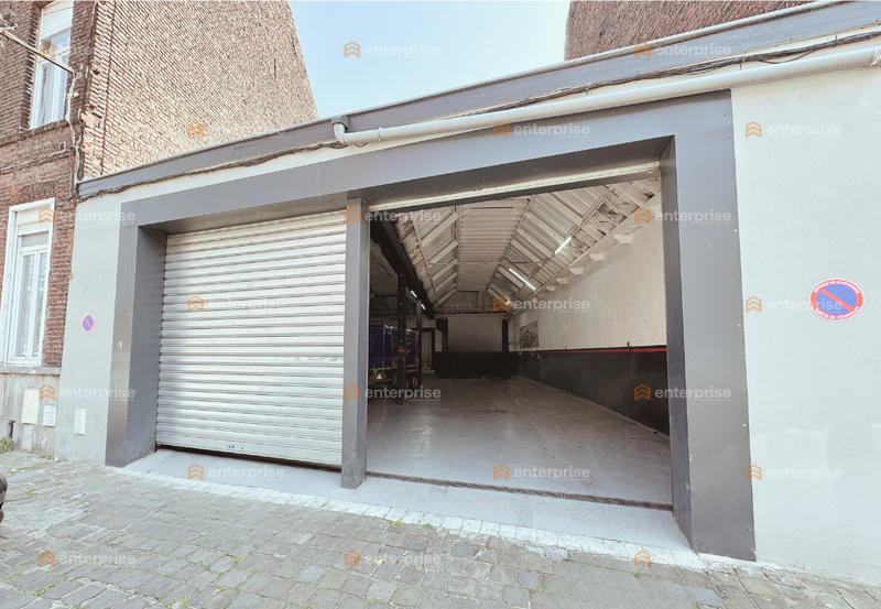 Local d'activité / Entrepôt - 144 m²