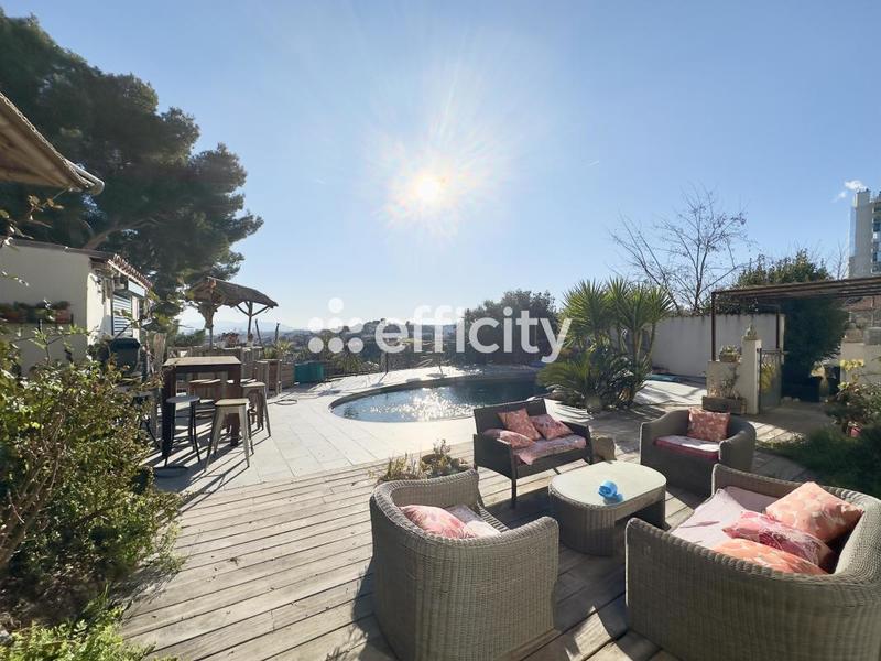 Villa - 267 m² - 11 pièces