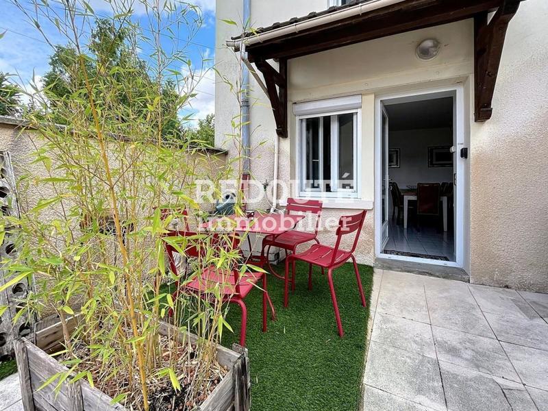 Maison - 220 m² - 6 pièces