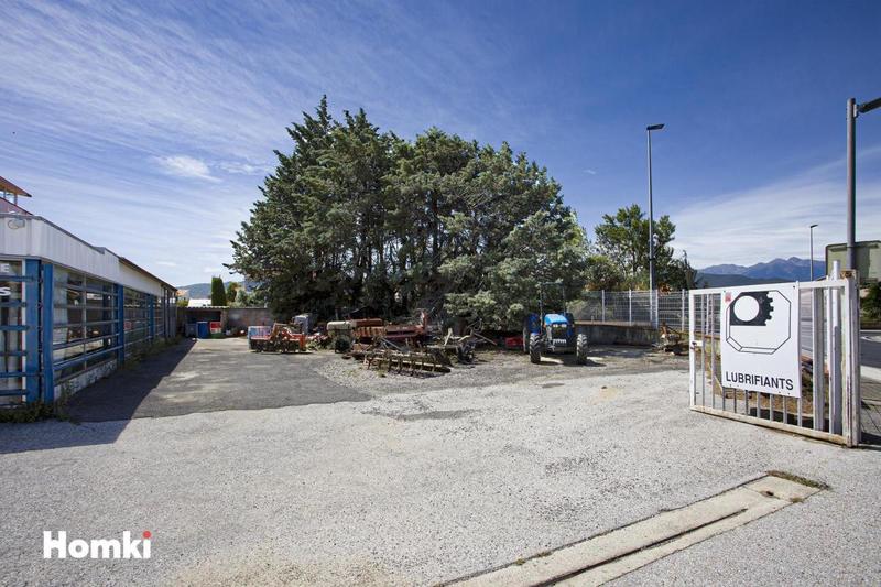 Local commercial - 470 m² - 6 pièces