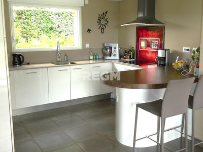 Propriété - 350 m² - 7 pièces