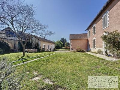 Maison - 224 m² - 7 pièces