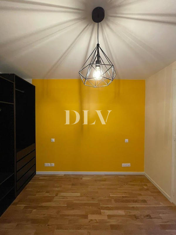 Appartement - 75 m² - 5 pièces