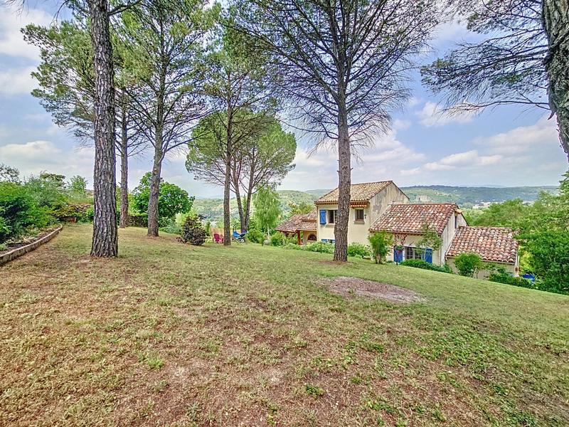 Maison - 182 m² - 5 pièces