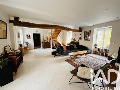 Maison - 222 m² - 6 pièces