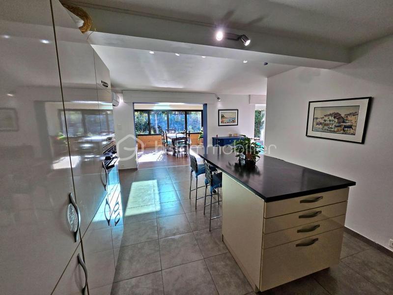 Maison traditionnelle - 202 m² - 7 pièces