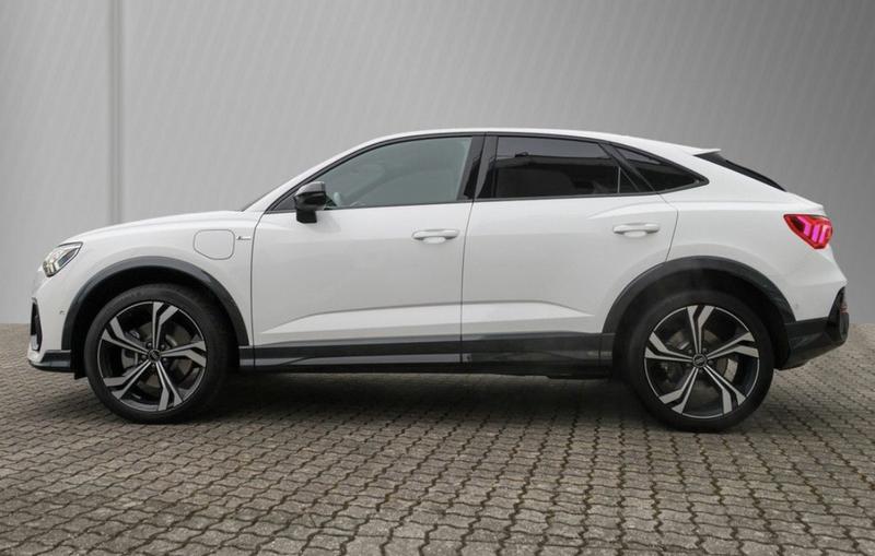 Audi Q3 Sportback 45 TFSIe 245 s-Line Hybride Rechargeable / Matrix Led Camera de Recul Regulateur Distance Coffre Elec