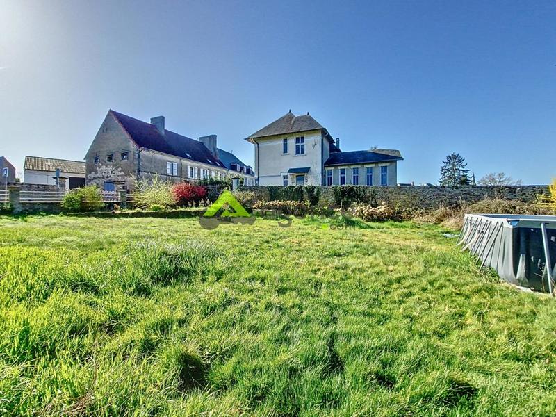 Maison - 275 m² - 10 pièces