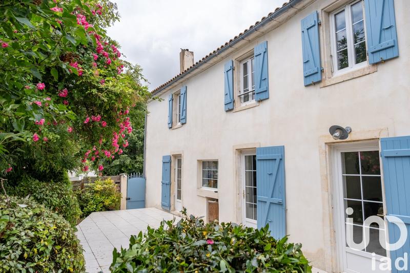 Maison - 275 m² - 8 pièces