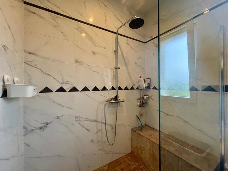 Maison - 149 m² - 9 pièces