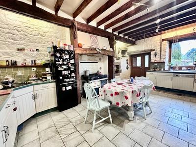 Maison en pierre - 244 m² - 7 pièces