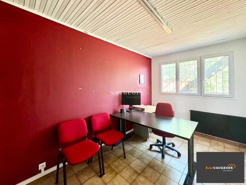 Bureau - 95 m² - 6 pièces