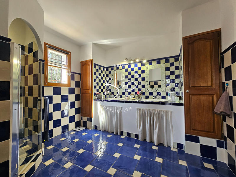 Maison - 146 m² - 6 pièces