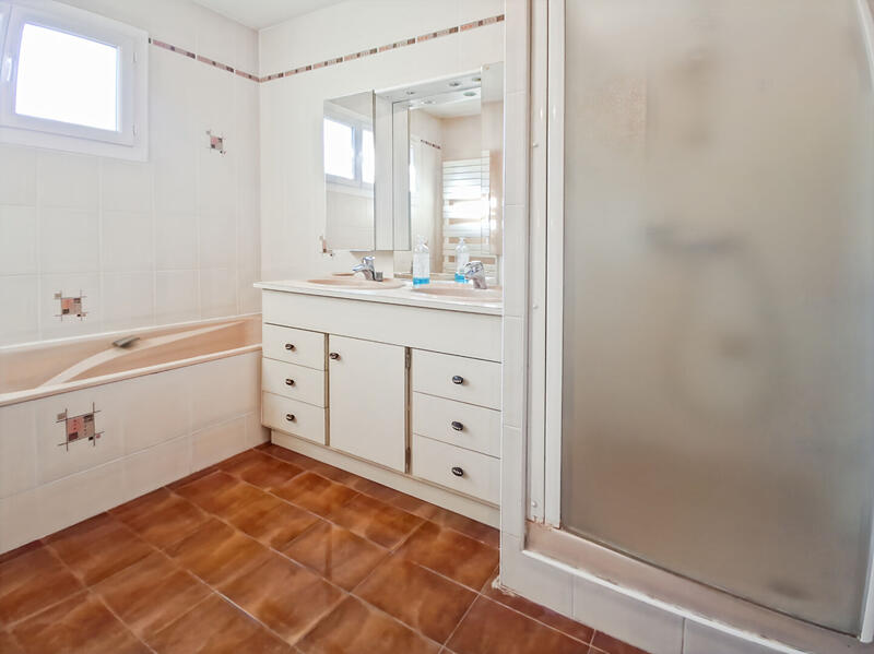 Maison - 117 m² - 6 pièces