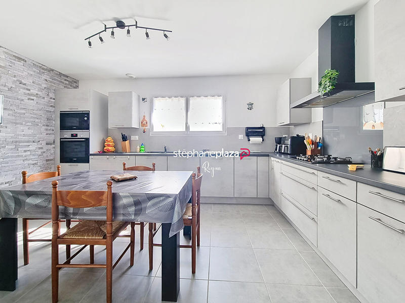 Maison - 104 m² - 4 pièces