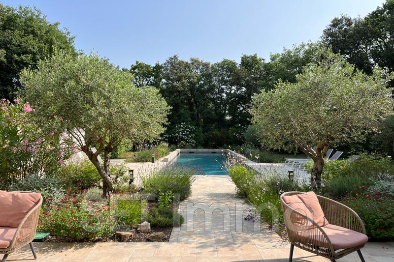 Maison - 210 m² - 7 pièces