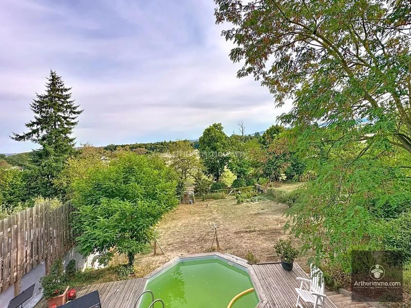 Maison - 303 m² - 10 pièces