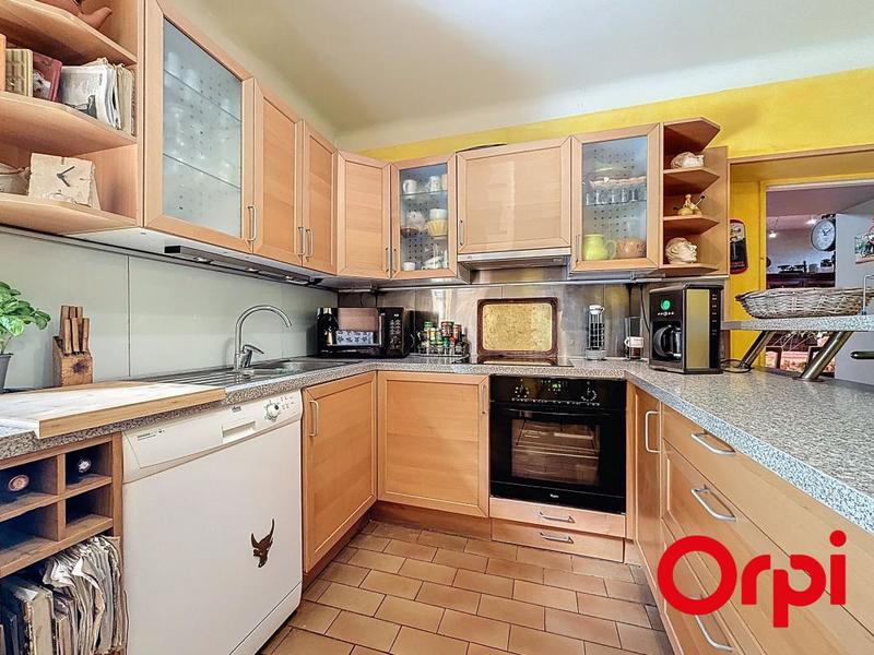 Maison - 198 m² - 8 pièces