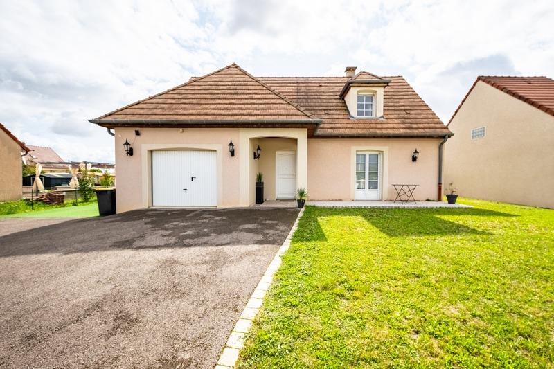 Maison - 110 m² - 6 pièces