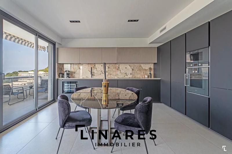 Appartement - 90 m² - 3 pièces