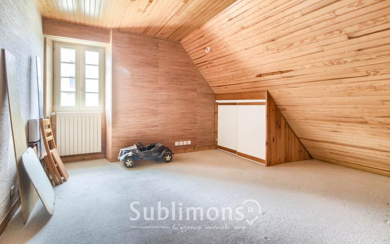 Maison - 184 m² - 8 pièces