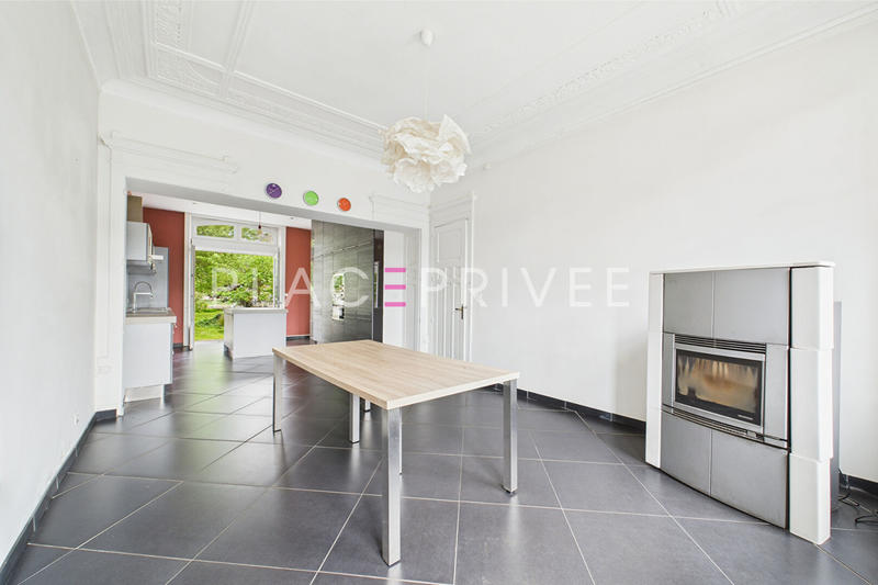 Maison - 320 m² - 10 pièces