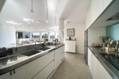 Appartement - 330 m² - 6 pièces