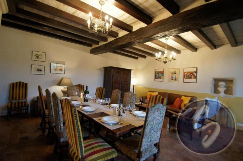 Maison - 432 m² - 8 pièces