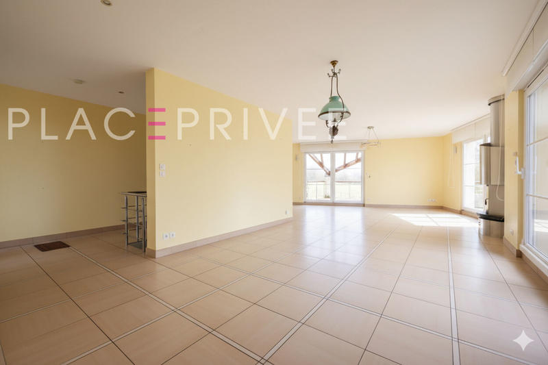 Maison - 200 m² - 8 pièces