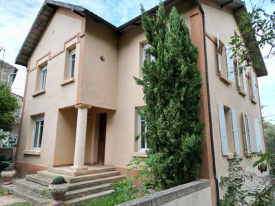 Maison - 460 m² - 10 pièces