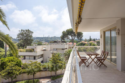 Appartement - 94 m² - 4 pièces