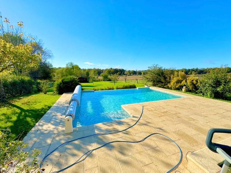 Maison - 250 m² - 7 pièces