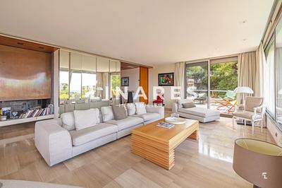 Maison - 313 m² - 9 pièces